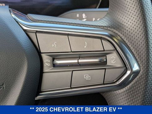 New 2025 Chevrolet Blazer EV LT image 18