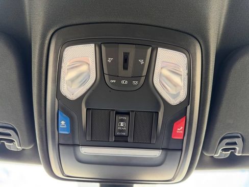 Used 2022 RAM 1500 Big Horn AWD/4WD image 29