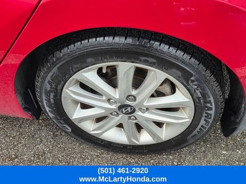 Used 2016 Hyundai Elantra SE w/ Option Group 02 FWD image 6