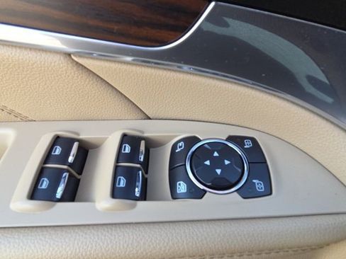 Used 2016 Ford Explorer Limited image 27