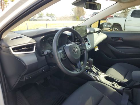 Used 2025 Toyota Corolla LE image 16