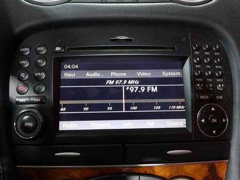 Used 2011 Mercedes-Benz SL 550 w/ Premium I Pkg image 19