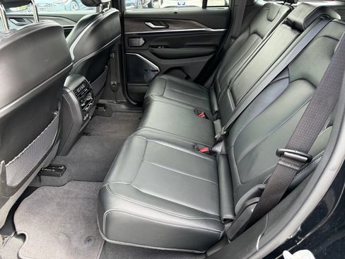 Used 2024 Jeep Grand Cherokee Overland w/ Adv Protech Group III AWD/4WD image 21