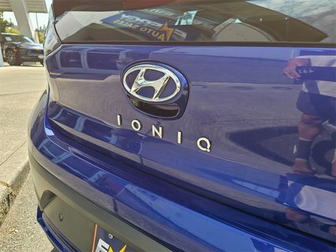 Used 2022 Hyundai Ioniq Limited image 14