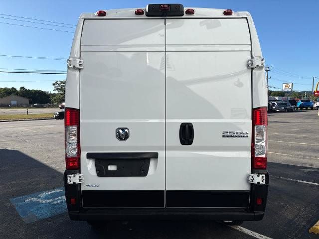 Used 2025 RAM ProMaster 2500 w/ Convenience Group FWD image 8