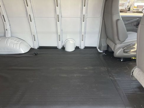 New 2025 GMC Savana 2500 w/ Driver Convenience Package image 27