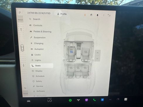 Used 2022 Tesla Model S AWD image 35