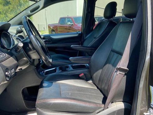 Used 2019 Dodge Grand Caravan GT FWD image 11