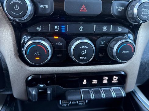 Used 2022 RAM 1500 Laramie AWD/4WD image 26
