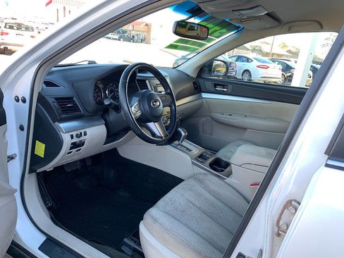 Used 2011 Subaru Outback 2.5i Premium w/ All-Weather Pkg image 11