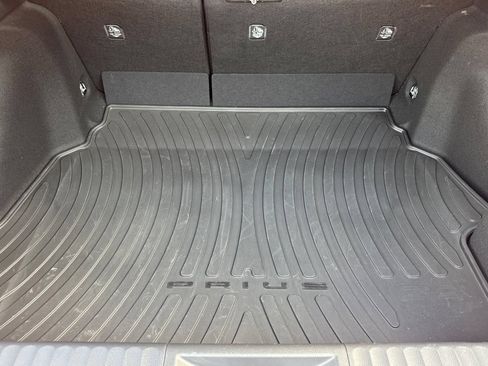 Used 2025 Toyota Prius LE FWD image 17