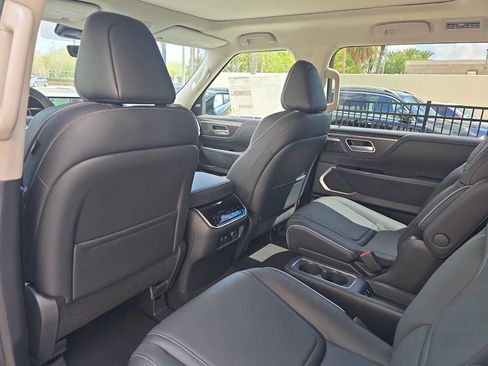 New 2026 INFINITI QX80 Luxe AWD/4WD image 11