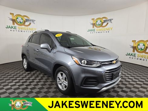 Used 2019 Chevrolet Trax LT w/ LT Convenience Package image 1