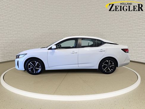 Used 2025 Nissan Sentra SV FWD image 8