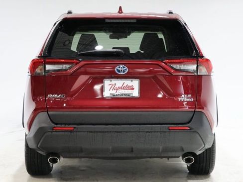 Used 2022 Toyota RAV4 XLE w/ Convenience Package AWD/4WD image 7