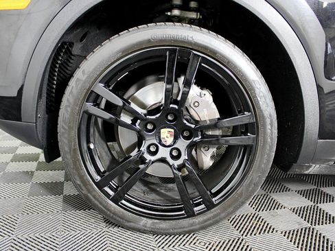 Used 2019 Porsche Cayenne image 50