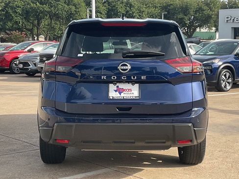 Used 2025 Nissan Rogue SV FWD image 5