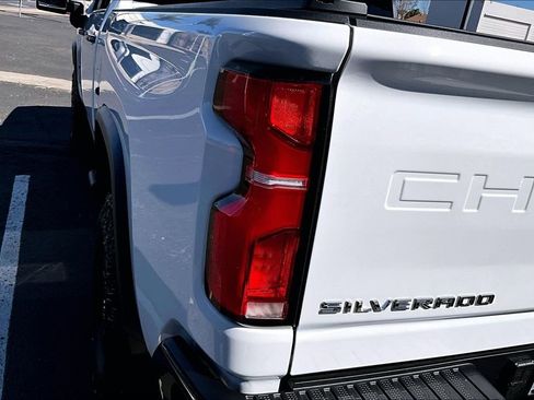 Used 2025 Chevrolet Silverado 2500 ZR2 w/ Technology Package image 29