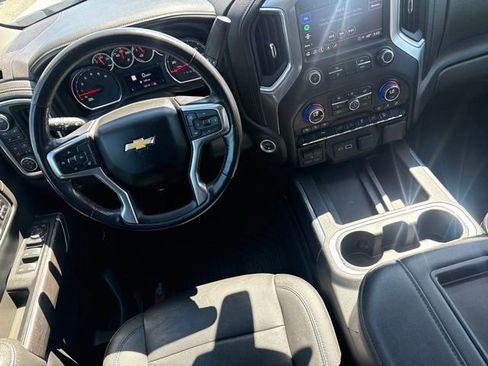 Used 2022 Chevrolet Silverado 1500 LTZ AWD/4WD image 36