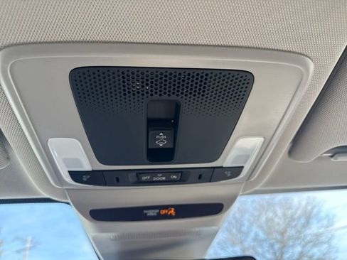 Certified 2025 Honda HR-V EX-L image 37