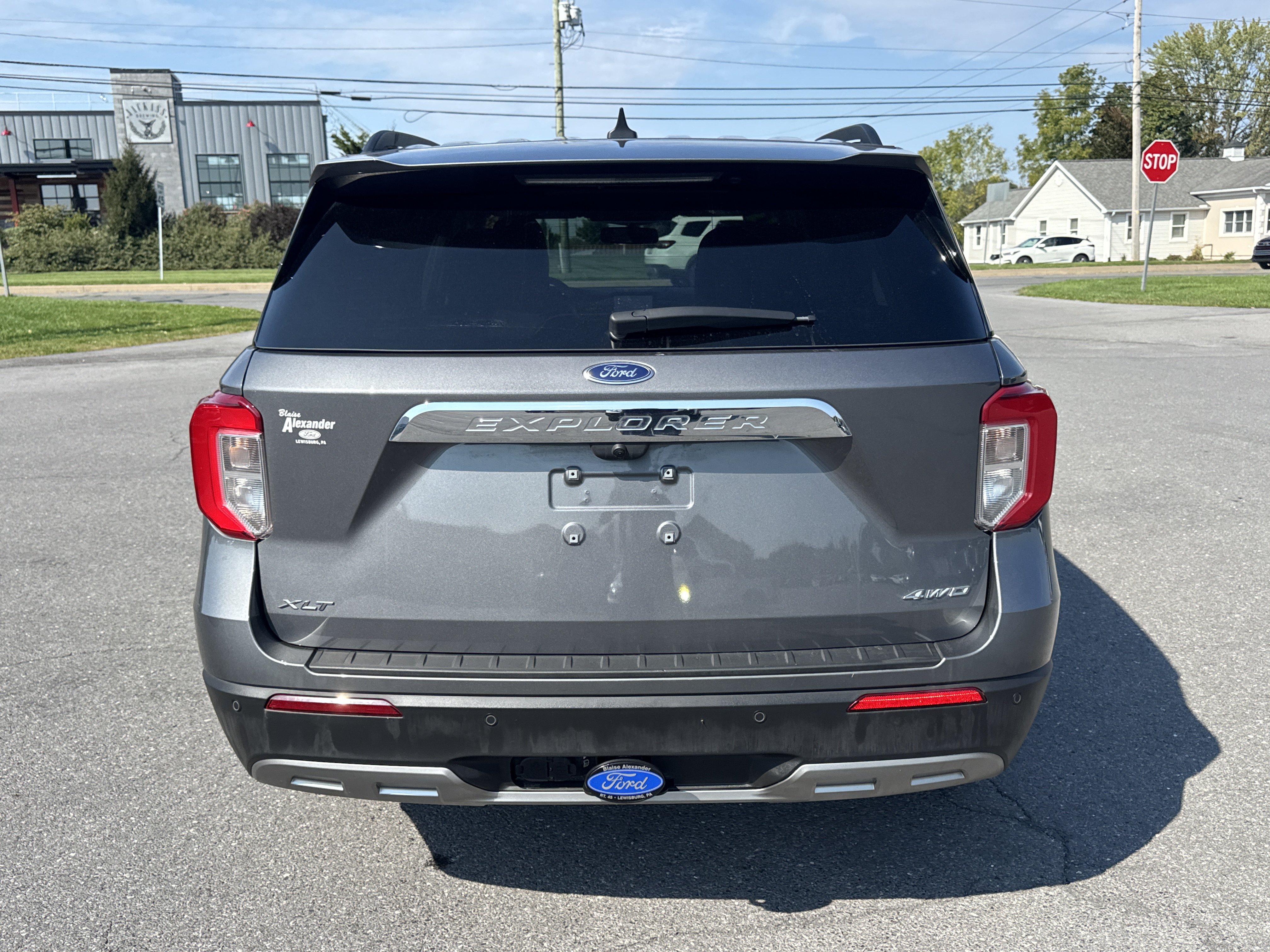 Used 2024 Ford Explorer XLT w/ Equipment Group 202A AWD/4WD image 4