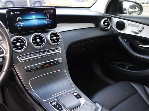 Certified 2021 Mercedes-Benz GLC 300 w/ Premium Package image 18