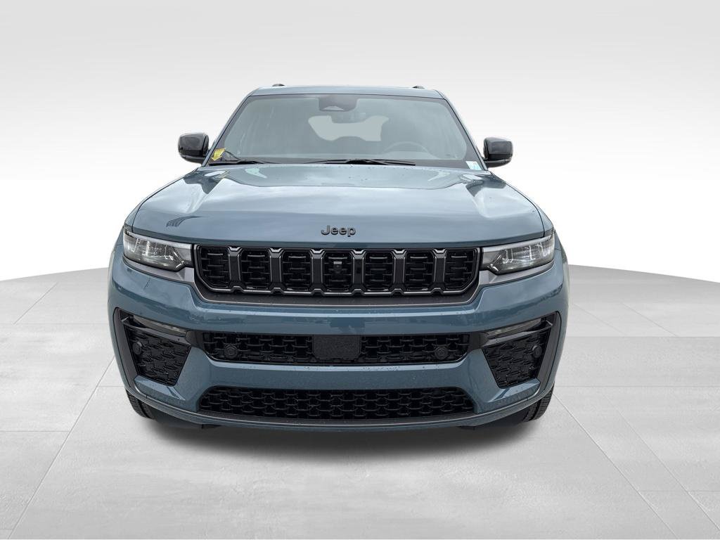 New 2026 Jeep Grand Cherokee Limited AWD/4WD image 2