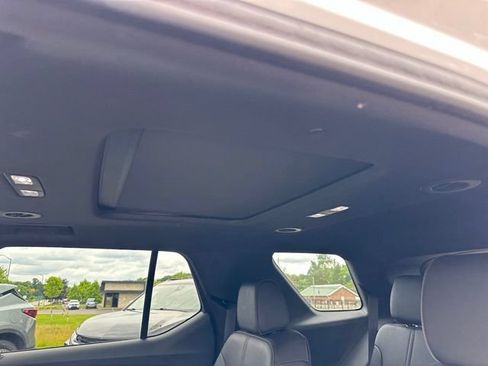 Used 2023 Chevrolet Traverse RS w/ LPO, Floor Liner Package AWD/4WD image 28
