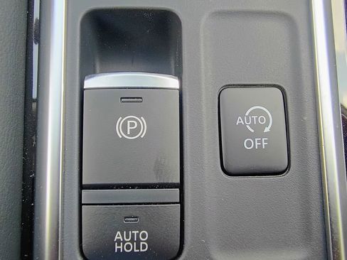 New 2026 Nissan Pathfinder SV image 21