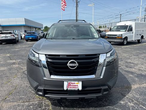 Used 2024 Nissan Pathfinder SV FWD image 29