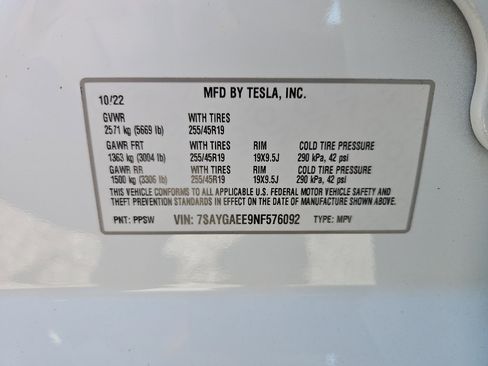 Used 2022 Tesla Model Y Long Range image 25