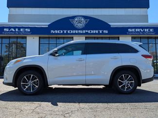Used 2018 Toyota Highlander XLE AWD/4WD video 1