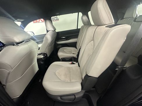 Used 2024 Toyota Grand Highlander AWD Hybrid image 21
