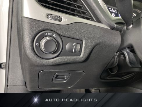 Used 2016 Jeep Cherokee Sport AWD/4WD image 22