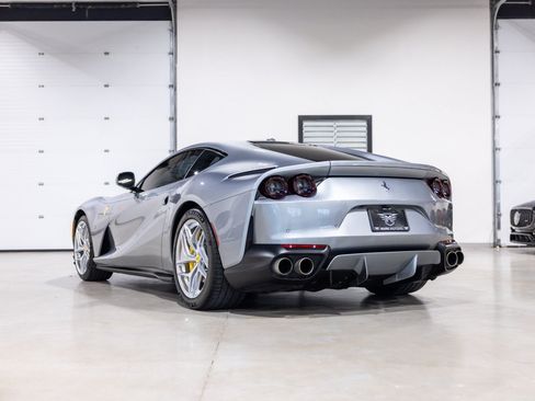 Used 2019 Ferrari 812 Superfast RWD image 6