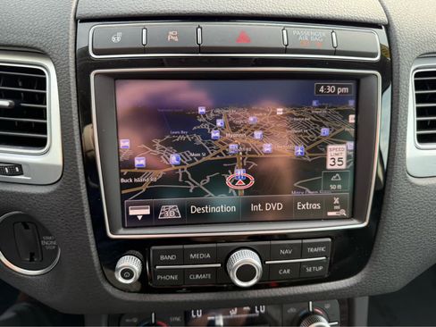 Used 2016 Volkswagen Touareg Executive image 22