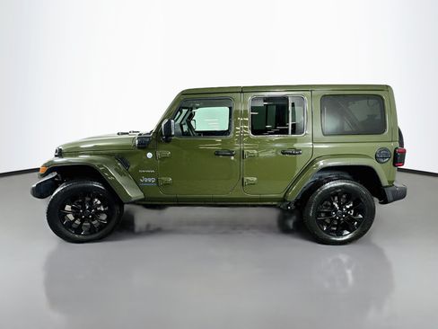 Used 2024 Jeep Wrangler Unlimited Sahara AWD/4WD image 4
