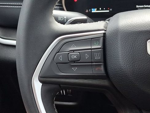 Used 2023 Jeep Grand Cherokee Laredo X AWD/4WD image 21