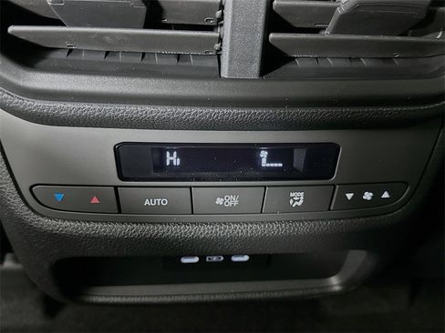 New 2025 Honda Pilot EX-L image 24