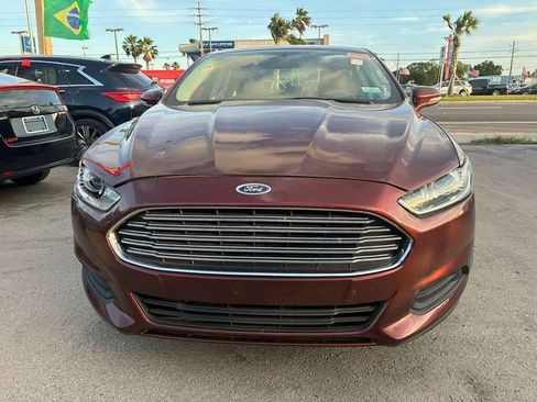 Used 2015 Ford Fusion SE FWD image 1