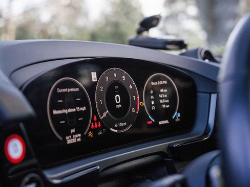 Used 2024 Porsche Cayenne S image 25