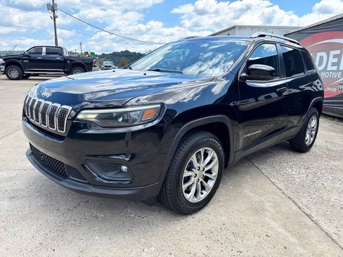 Used 2021 Jeep Cherokee Latitude Lux w/ Comfort/Convenience Group AWD/4WD image 3