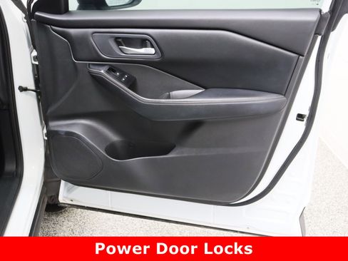 Used 2024 Nissan Rogue SV image 36