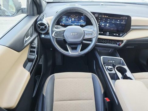 Used 2025 Chevrolet Equinox ACTIV w/ Safety and Technology Package image 7