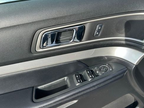 Certified 2017 Ford Explorer XLT w/ Equipment Group 202A image 13