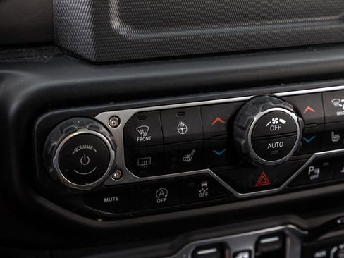 Used 2021 Jeep Wrangler Unlimited Sport image 31