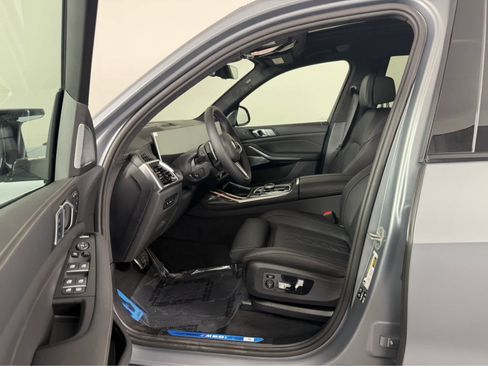 New 2026 BMW X7 M60i image 9