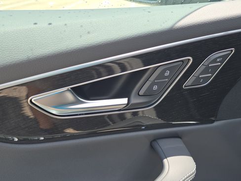 New 2025 Audi Q8 Premium Plus image 17