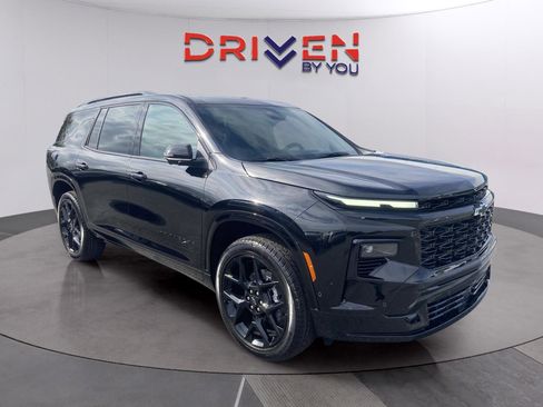 New 2026 Chevrolet Traverse RS w/ LPO, Floor Liner Package image 8