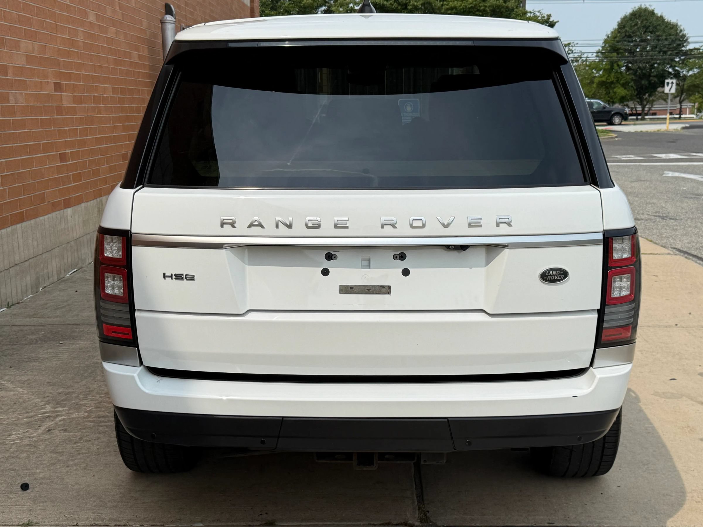 Used 2017 Land Rover Range Rover HSE AWD/4WD image 11